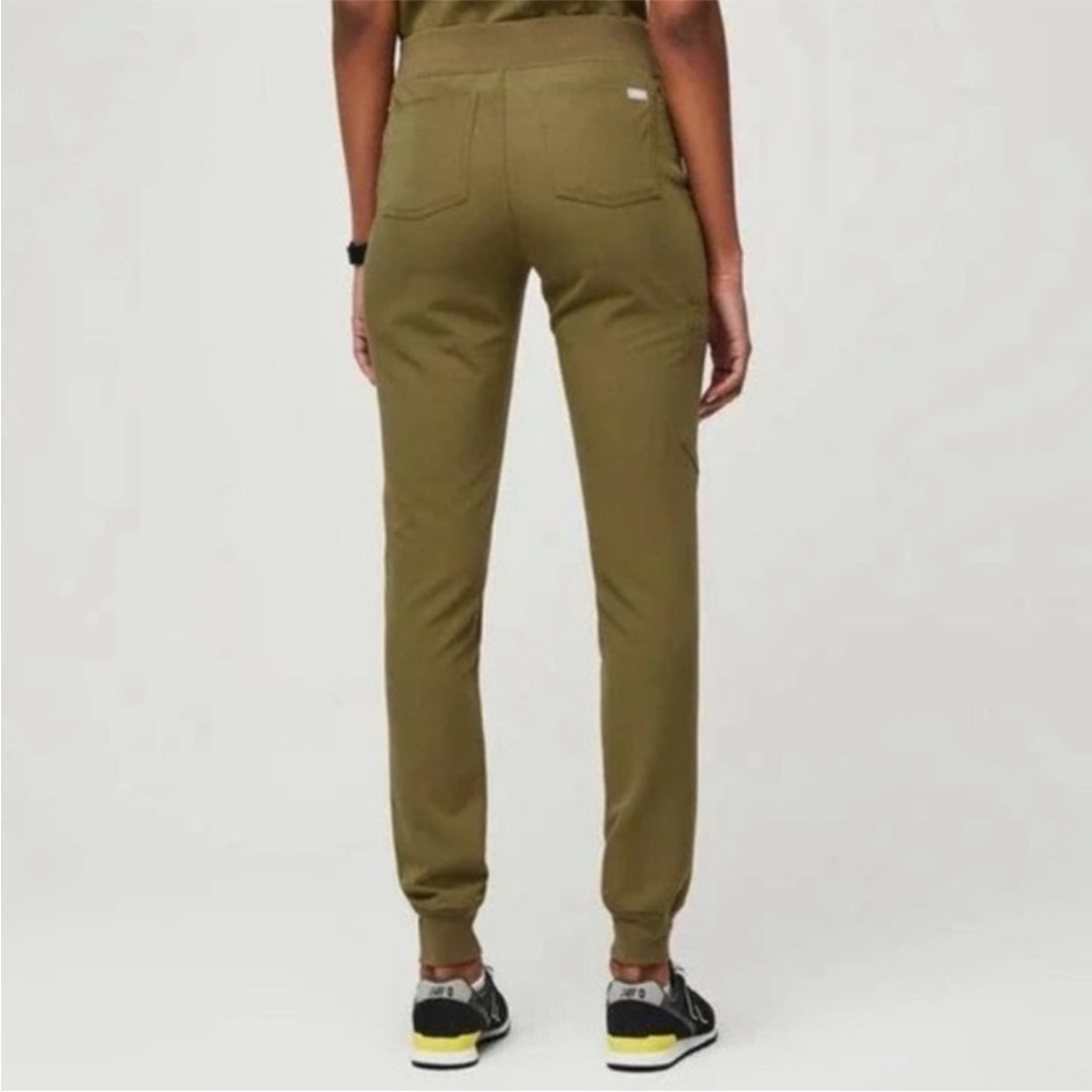 Figs Zamora Joggers Martini Olive